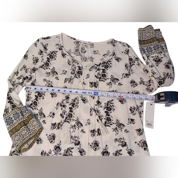 NWT Sonoma White With Navy Blue Flowers Women's Blouse - Picture 8 of 13